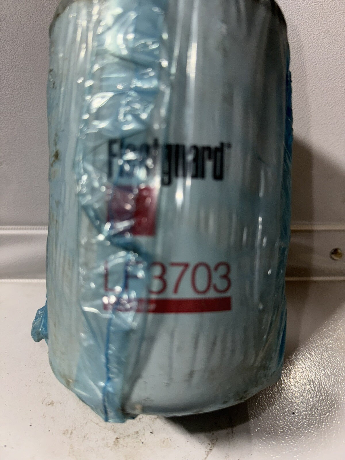 Fleetguard LF3703 Oil Filter