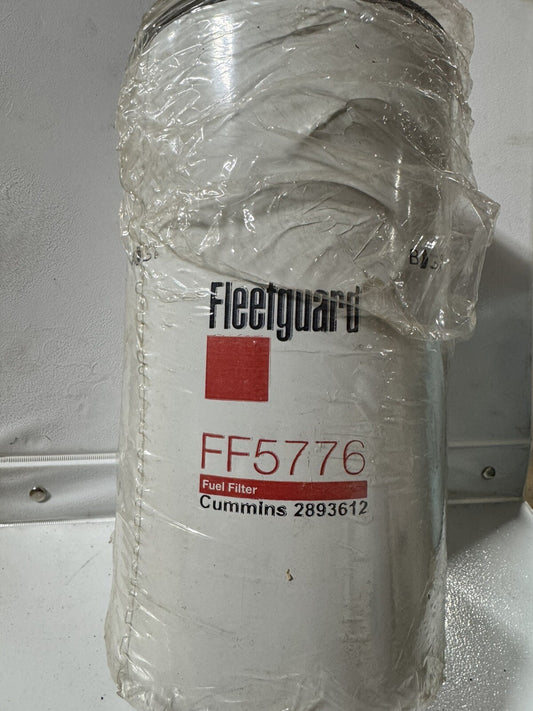 Fleetguard FF5776 Fuel Filter – Fits ISX Cummins 2893612, 1 Pack
