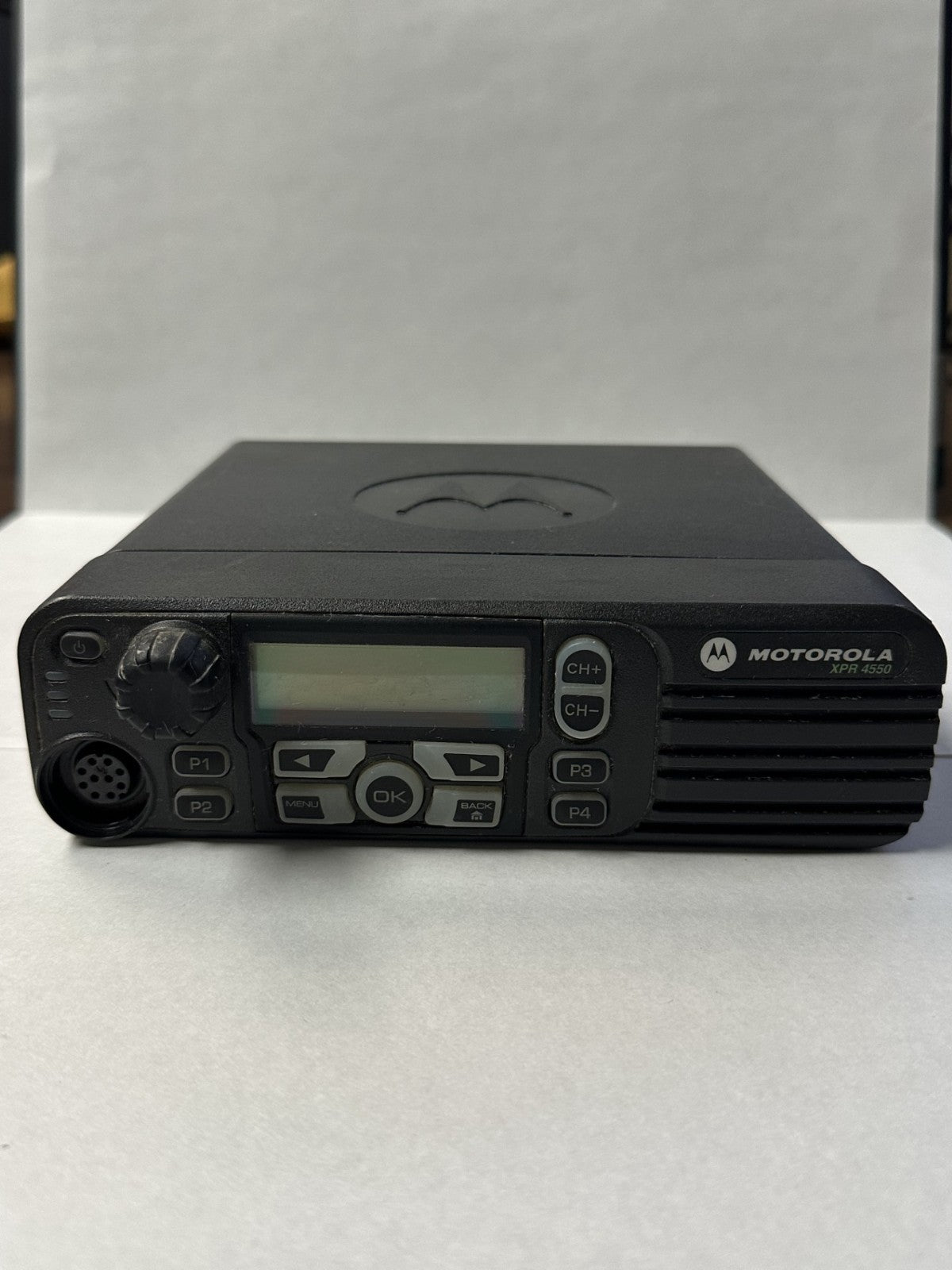 Motorola MOTOTRBO XPR 4550 UHF 403-470 MHz Mobile Two-Way Radio
